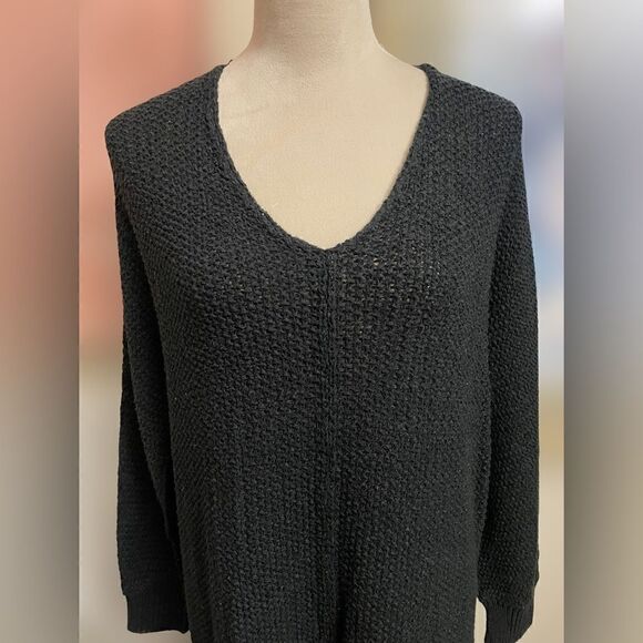 Universal Thread Black Woven Oversized Hi/Low V-Neck Sweater (Size: Med) - Picture 9 of 10